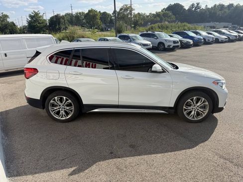 Used 2018 BMW X1 xDrive28i w/ Premium Package Essential AWD/4WD image 6