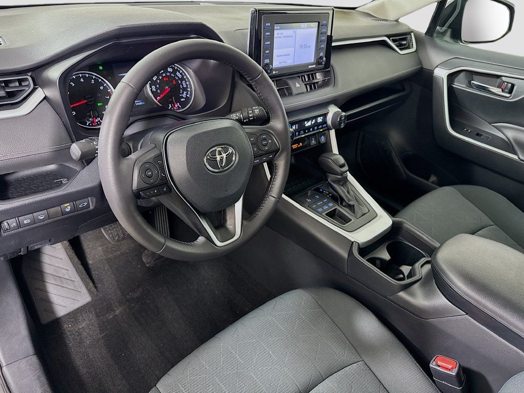 Used 2020 Toyota RAV4 XLE w/ Convenience Package AWD/4WD image 19