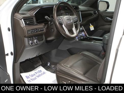 Used 2022 GMC Yukon XL Denali AWD/4WD image 14