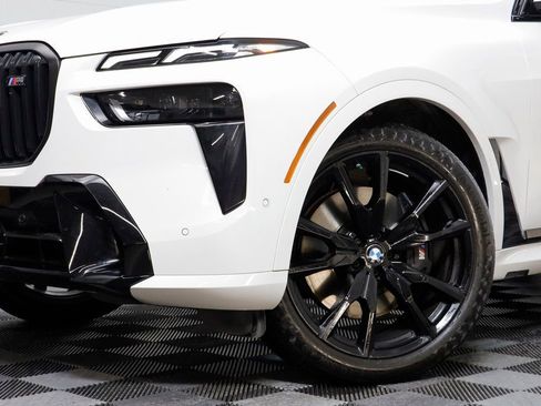 Used 2025 BMW X7 M60i image 3