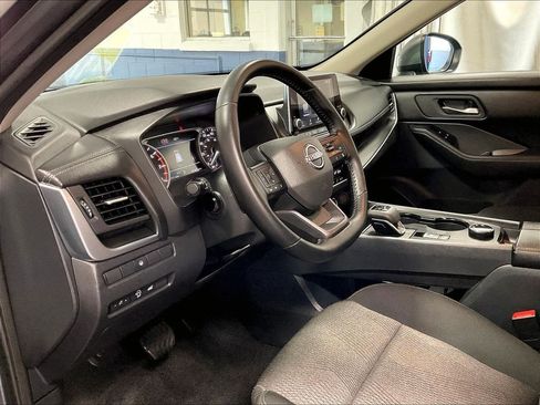 Certified 2026 Nissan Rogue SV AWD/4WD image 8