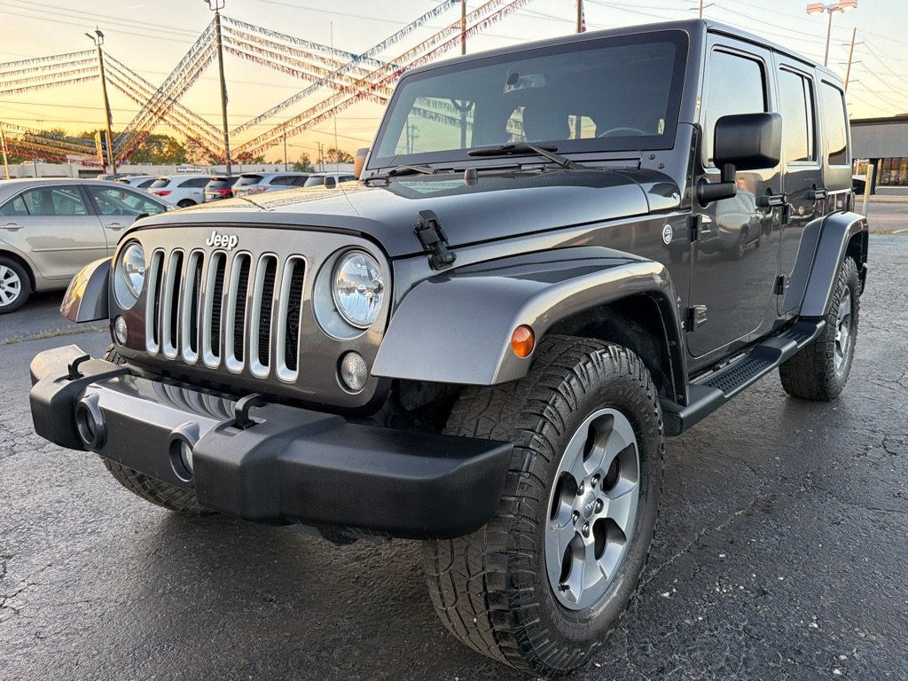 Used 2018 Jeep Wrangler Unlimited Sahara AWD/4WD image 3