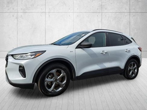 Used 2025 Ford Escape ST-Line FWD image 9