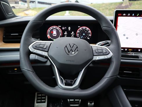 New 2026 Volkswagen Tiguan SEL R-Line image 15