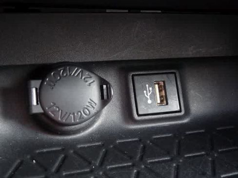 Used 2024 Toyota RAV4 XLE AWD/4WD image 25