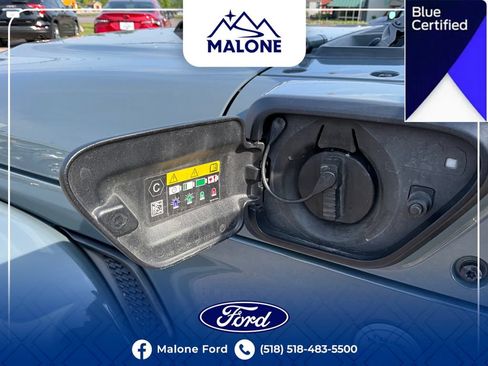 Used 2024 Jeep Wrangler Unlimited Sahara AWD/4WD image 18