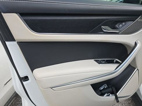 Used 2026 Jaguar F-PACE R-Dynamic S image 8