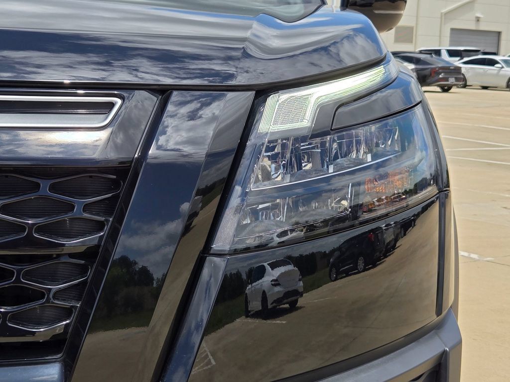 Used 2024 Nissan Pathfinder Rock Creek AWD/4WD image 33