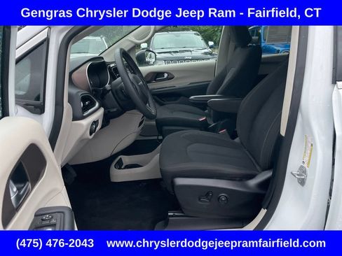 Certified 2024 Chrysler Voyager LX FWD image 45