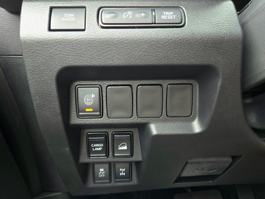 Used 2025 Nissan Frontier PRO-4X AWD/4WD image 29