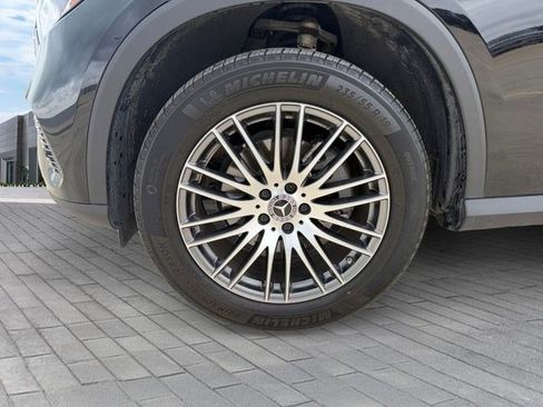Used 2024 Mercedes-Benz GLC 300 4MATIC image 9