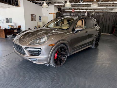 Used 2013 Porsche Cayenne GTS AWD/4WD image 4