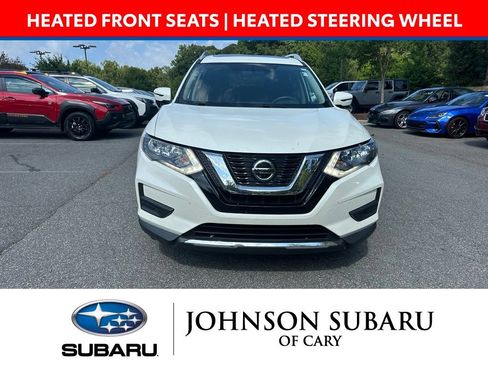 Used 2018 Nissan Rogue SV w/ Sun & Sound Touring Package FWD image 2