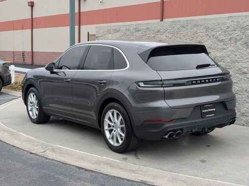 Certified 2024 Porsche Cayenne image 3