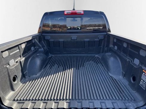 Used 2018 Chevrolet Colorado LT w/ LT Convenience Package image 9