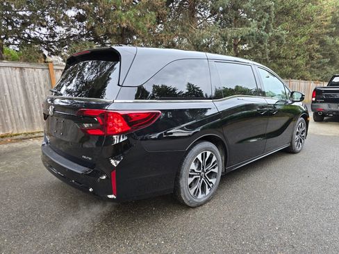 New 2026 Honda Odyssey Elite image 3