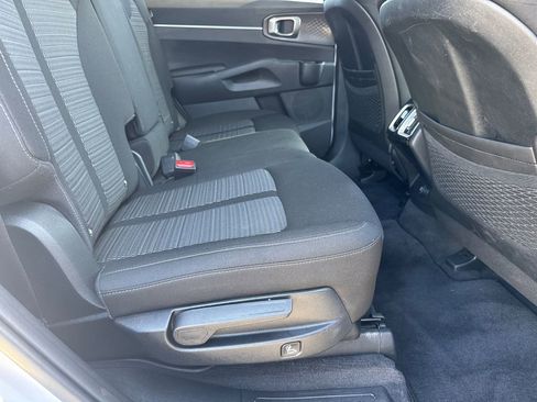 Certified 2024 Kia Sorento LX image 15