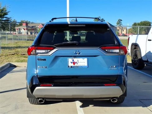 Used 2022 Toyota RAV4 XSE image 15