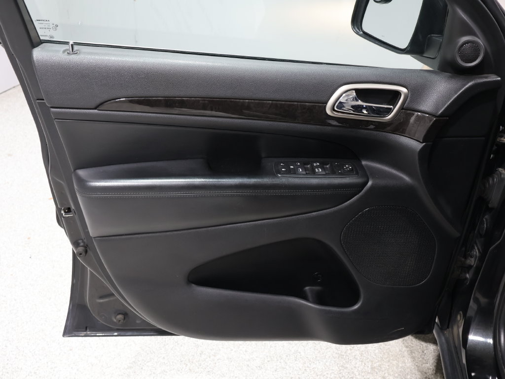 Used 2013 Jeep Grand Cherokee Laredo RWD image 12