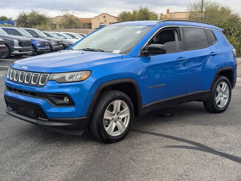Used 2022 Jeep Compass Latitude AWD/4WD image 5