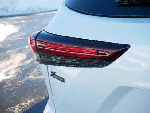 Certified 2026 Toyota Highlander XLE image 17