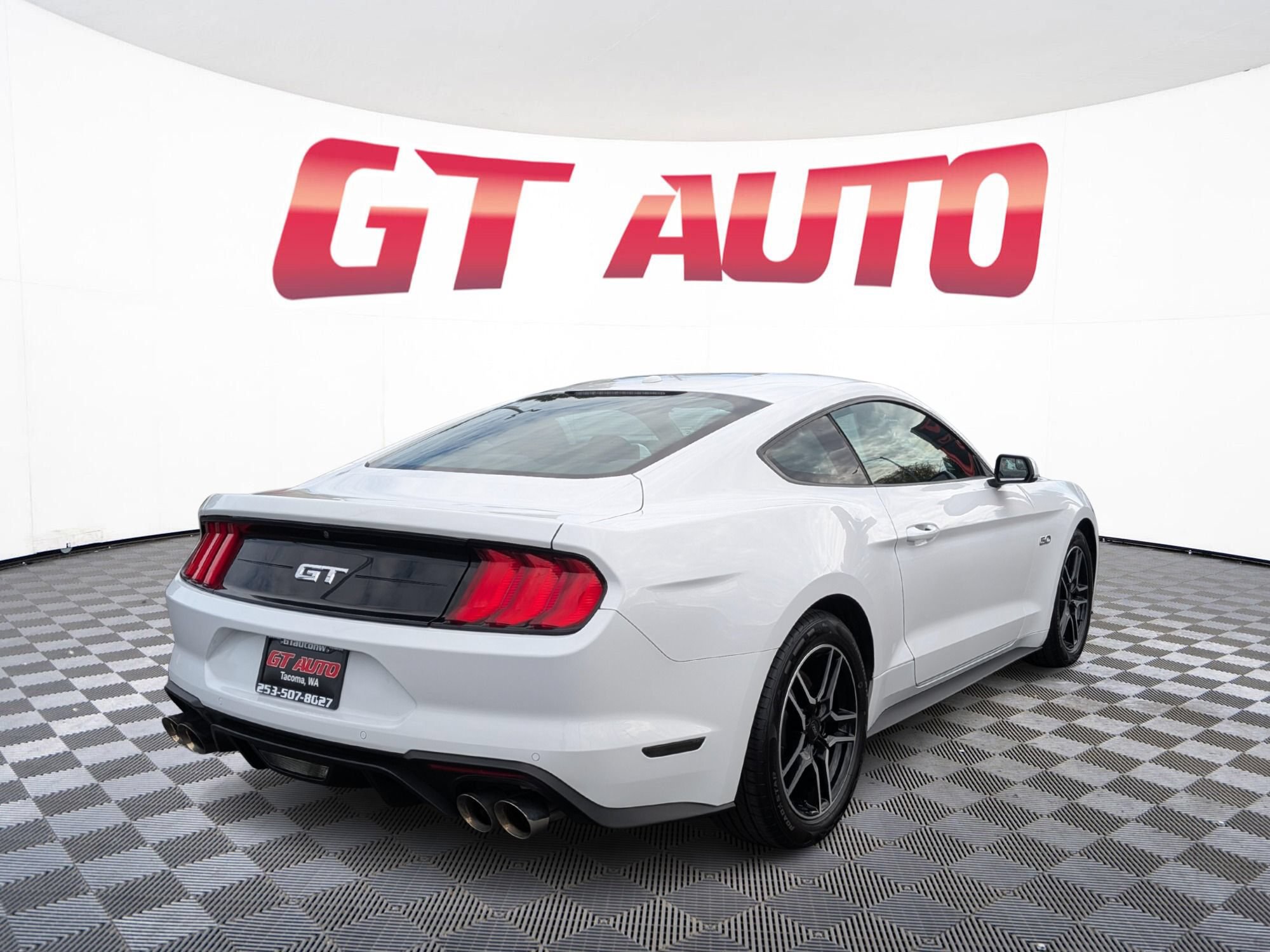 Used 2019 Ford Mustang GT RWD image 4