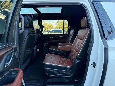 Used 2024 GMC Yukon XL Denali Ultimate image 28