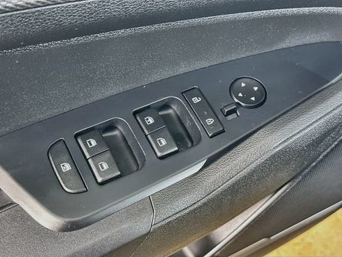 Used 2023 Kia Sportage LX AWD/4WD image 17