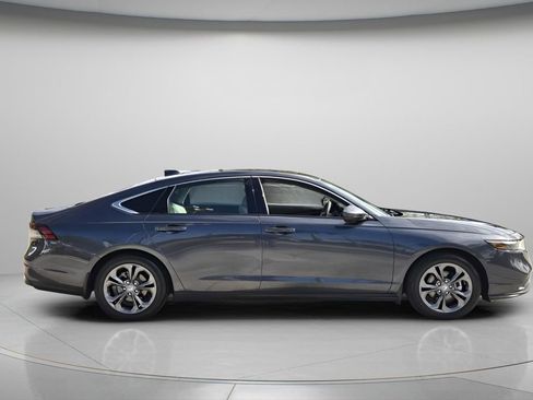 Used 2023 Honda Accord EX image 3