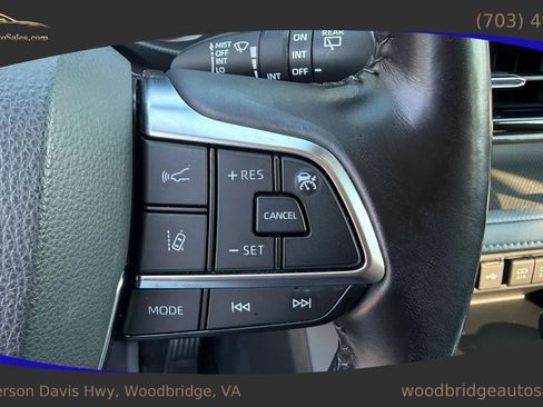 Used 2021 Toyota Highlander LE image 19