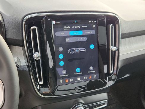 Used 2026 Volvo XC40 B5 Ultra image 16