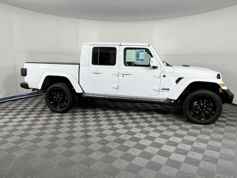 Used 2023 Jeep Gladiator Overland image 7