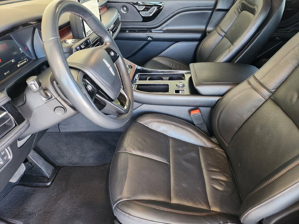 Used 2023 Lincoln Aviator Reserve w/ Equipment Group 201A RWD image 12
