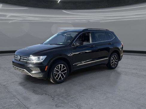 Used 2021 Volkswagen Tiguan SE FWD image 3