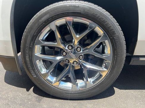 Used 2019 Cadillac Escalade Premium Luxury AWD/4WD image 9