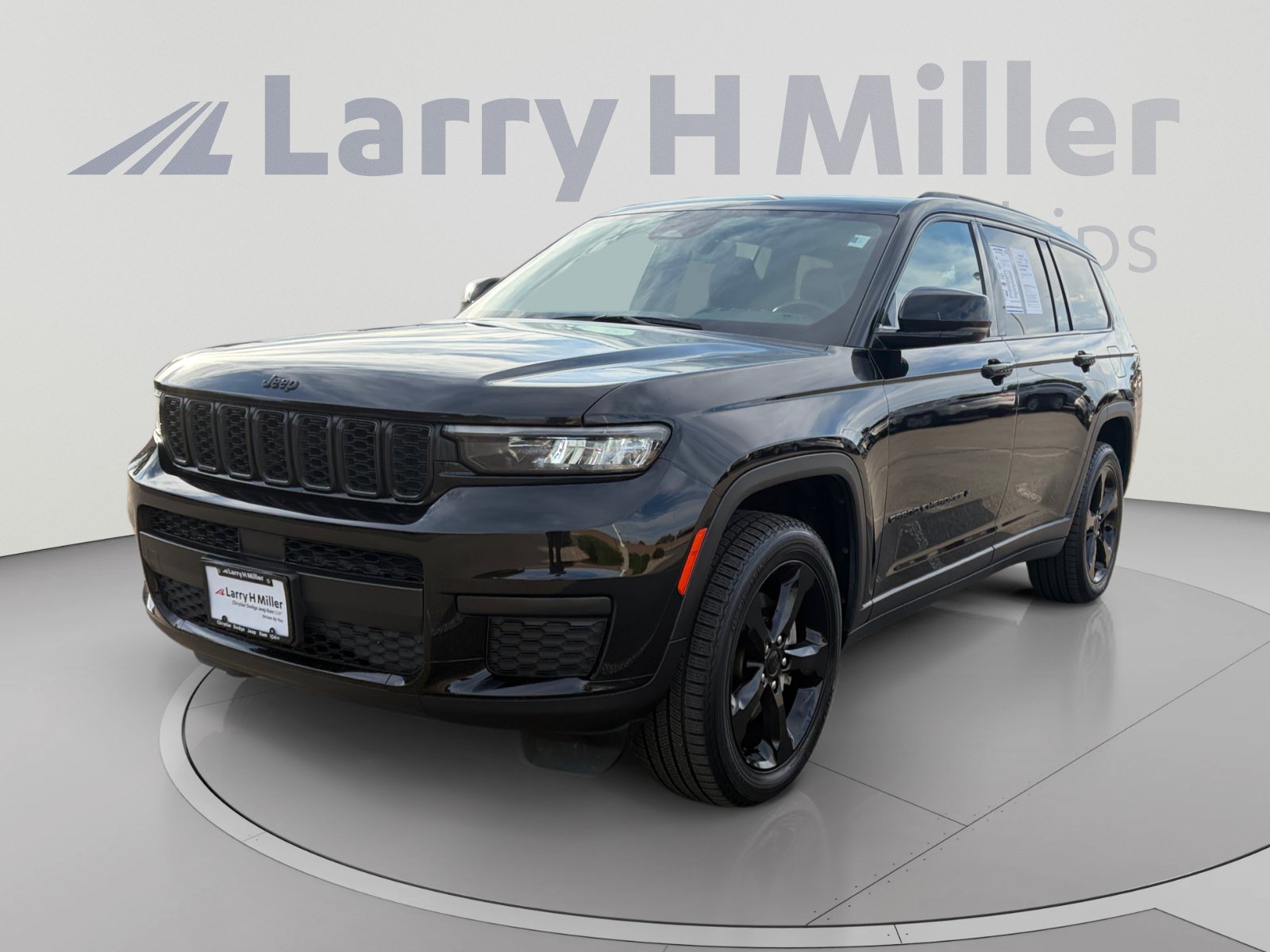 Used 2023 Jeep Grand Cherokee L Laredo AWD/4WD image 1