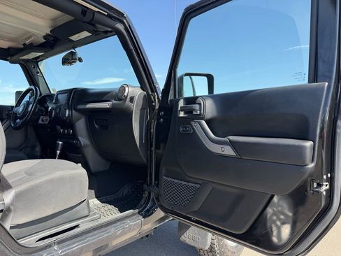 Used 2018 Jeep Wrangler Sport w/ Quick Order Package 24S AWD/4WD image 16