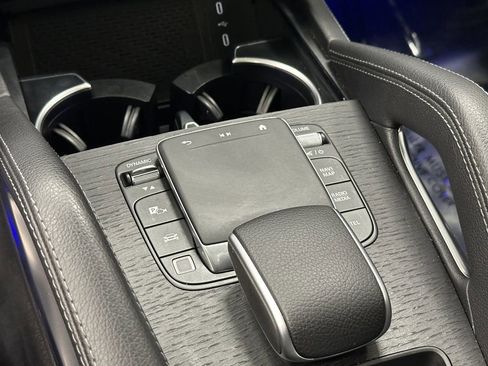 Certified 2025 Mercedes-Benz GLE 350 4MATIC w/ 3rd Row Seat Package image 32