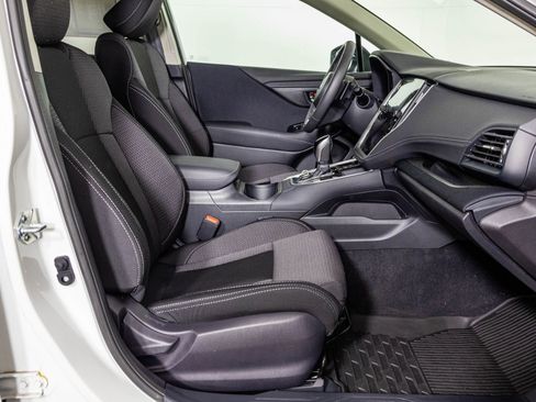 Used 2025 Subaru Outback Premium image 43