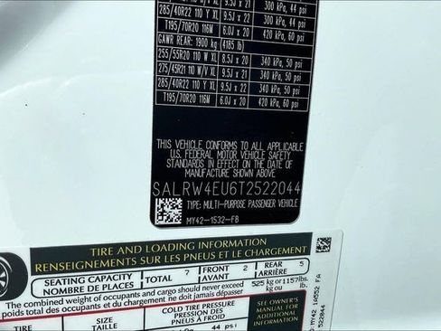 New 2026 Land Rover Discovery Limited Edition image 8