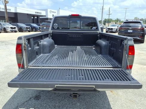 Used 2004 Nissan Frontier XE w/ (VTP) Value Truck Pkg RWD image 7
