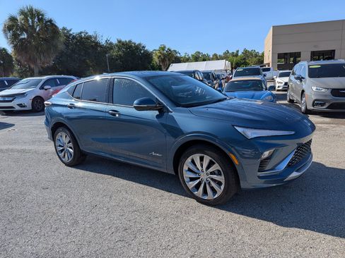 Used 2025 Buick Envista Avenir FWD image 2