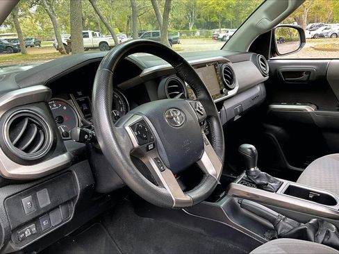 Used 2020 Toyota Tacoma SR5 image 14