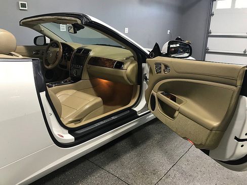 Used 2010 Jaguar XK Convertible image 20