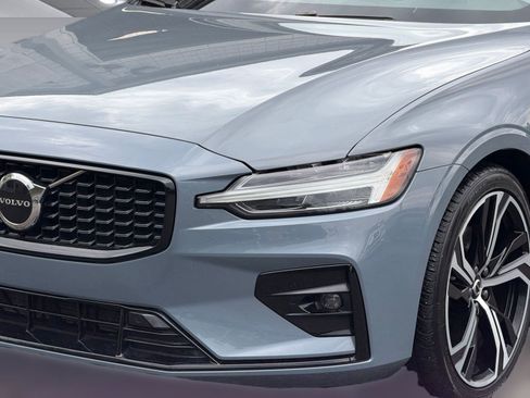 Used 2024 Volvo S60 B5 Core AWD/4WD image 11