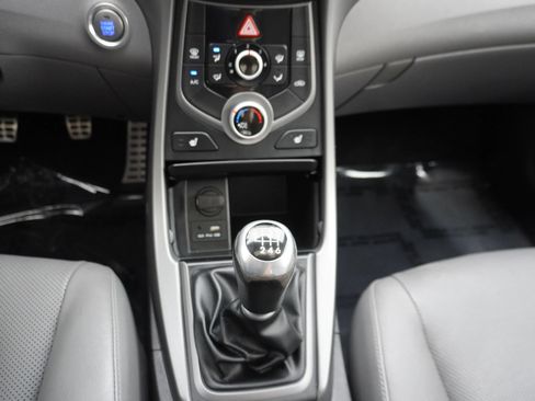 Used 2015 Hyundai Elantra Sport FWD image 22