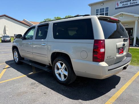 Used 2007 Chevrolet Suburban LTZ w/ LTZ Preferred Equipment Group AWD/4WD image 8
