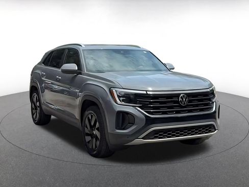 Used 2026 Volkswagen Atlas Cross Sport SE FWD image 3
