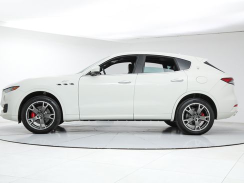 Certified 2023 Maserati Levante GT image 2