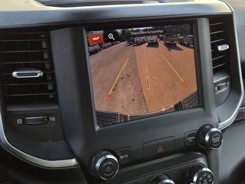 Used 2024 RAM 2500 Big Horn AWD/4WD image 24